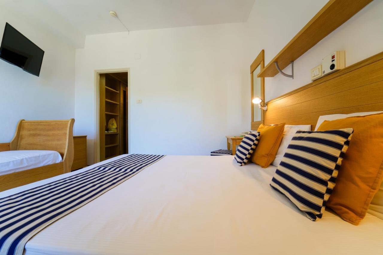Hotel Le Acacie Каполивери Екстериор снимка