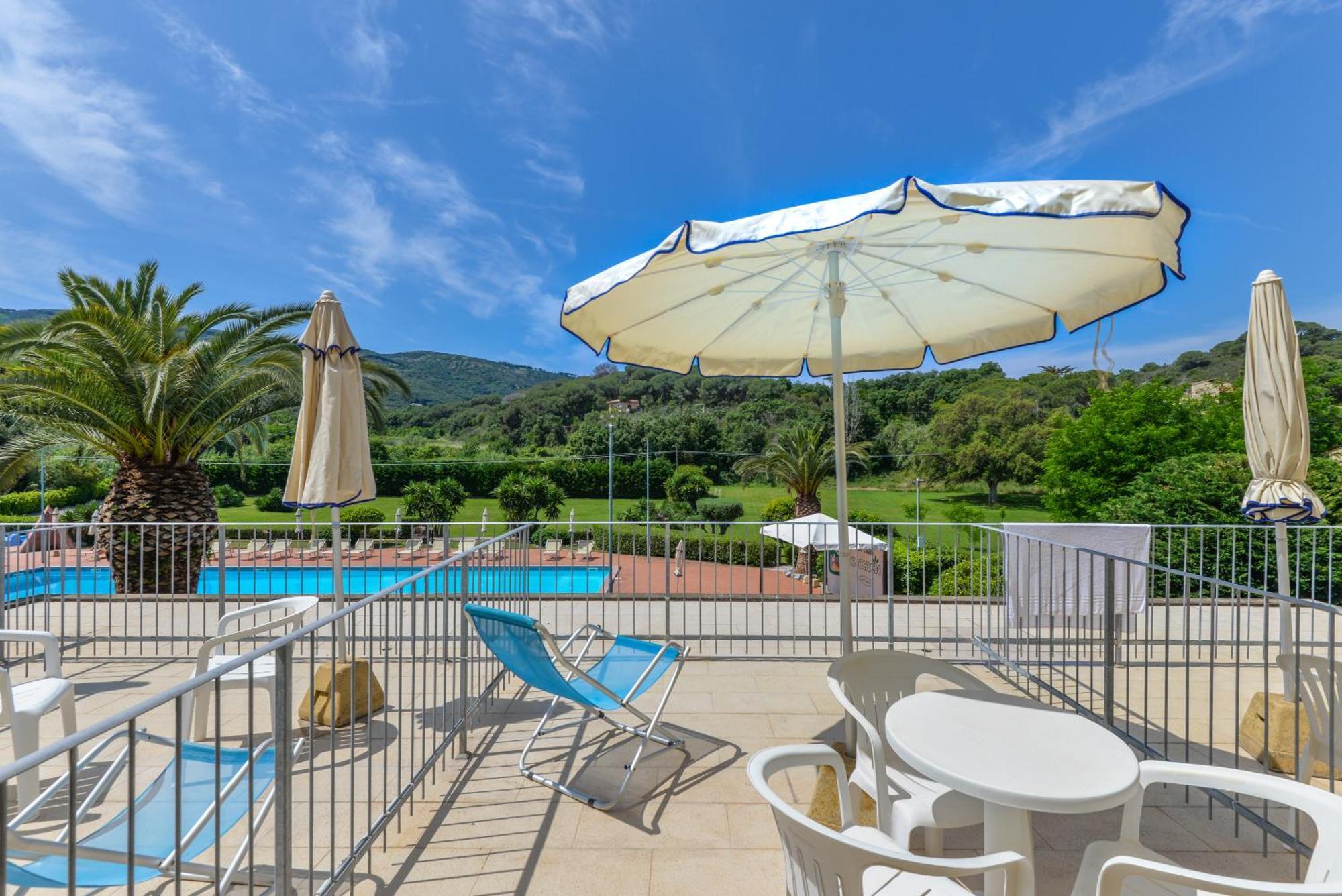Hotel Le Acacie Каполивери Екстериор снимка