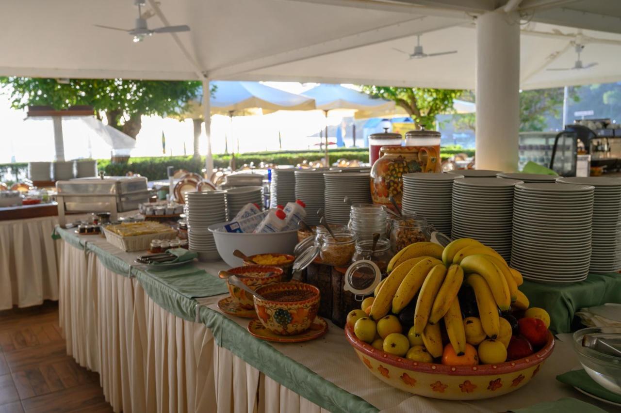 Hotel Le Acacie Каполивери Екстериор снимка